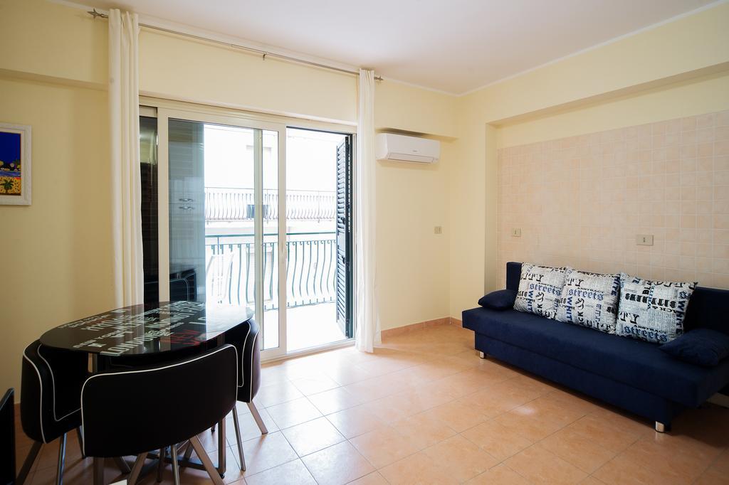 Milly House Apartment เลโตยานนี ภายนอก รูปภาพ