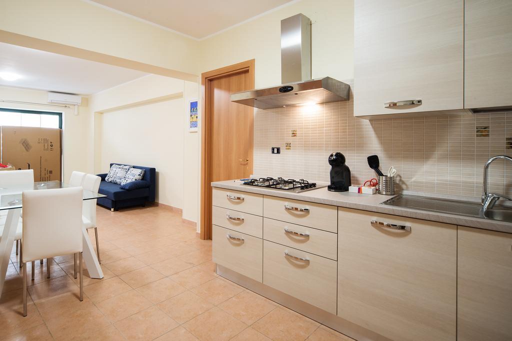 Milly House Apartment เลโตยานนี ภายนอก รูปภาพ