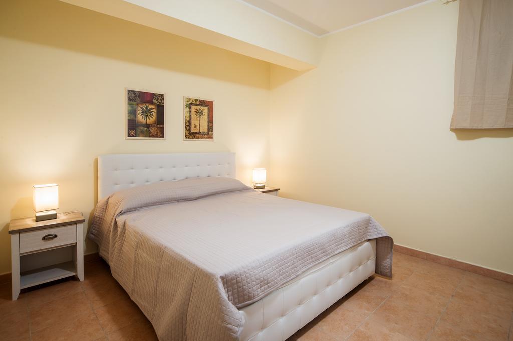 Milly House Apartment เลโตยานนี ภายนอก รูปภาพ