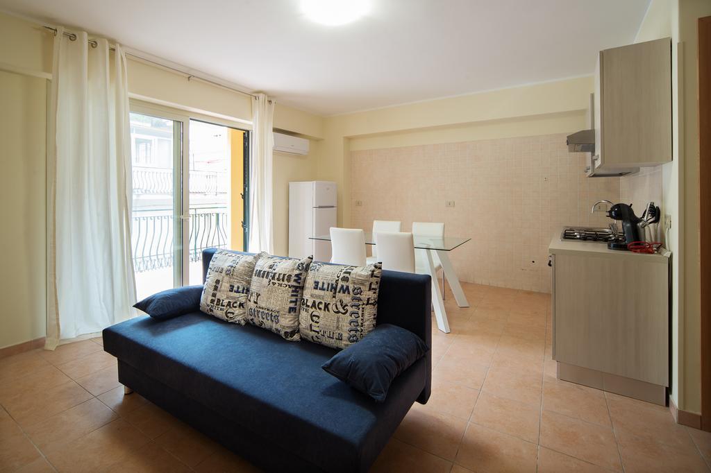Milly House Apartment เลโตยานนี ภายนอก รูปภาพ