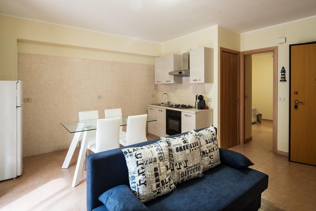 Milly House Apartment เลโตยานนี ภายนอก รูปภาพ